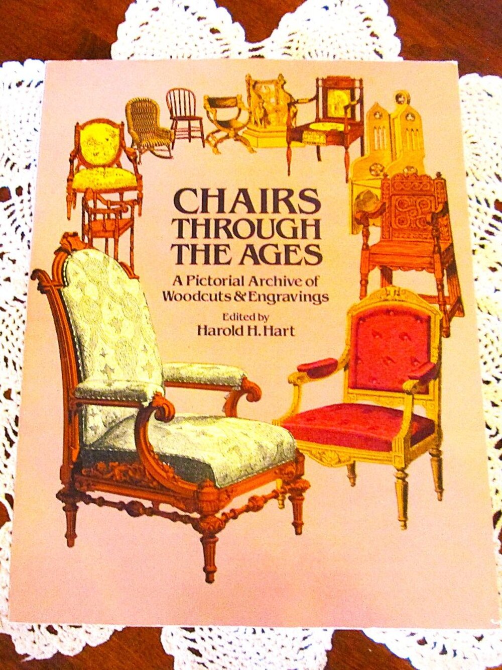 (Wood Art) Chairs Through The Ages A pictorial Archive of Woodcuts & Engravings